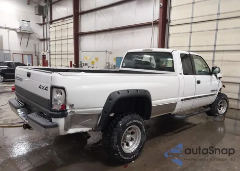 2001 Dodge Ram 2500 St z USA, uszkodzony, nr VIN 1B7KF23Z31J261289